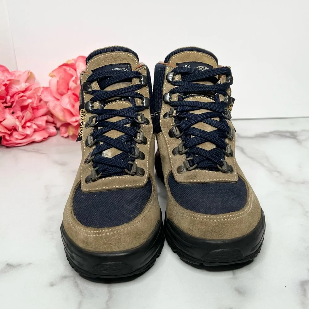 VASQUE Skywalk Hiking Boots Kid’s Size 5.5 (Big Boy) Gore-Tex Waterproof